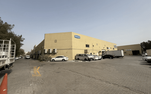 Warehouse for Sale in DIP – Income-Generating Asset
